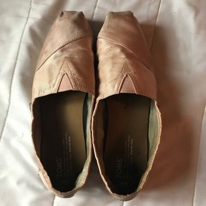 Shimmery Soft pink Grosgrain classic slip-on toms!